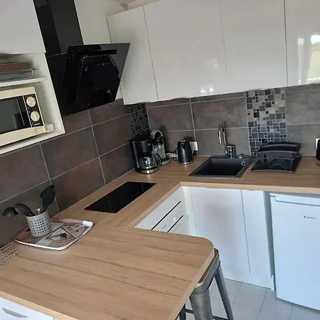 Amouvera C14, T2 Vue Mer, Piscine, Clim, Parking